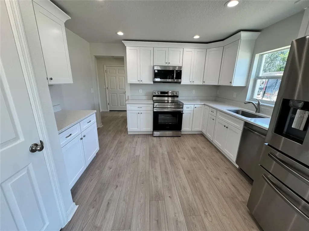 6020 12th Street Zephyrhills FL 33542
