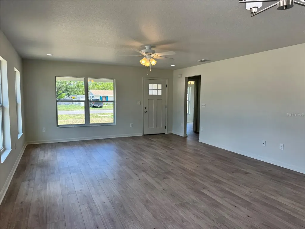 6020 12th Street Zephyrhills FL 33542