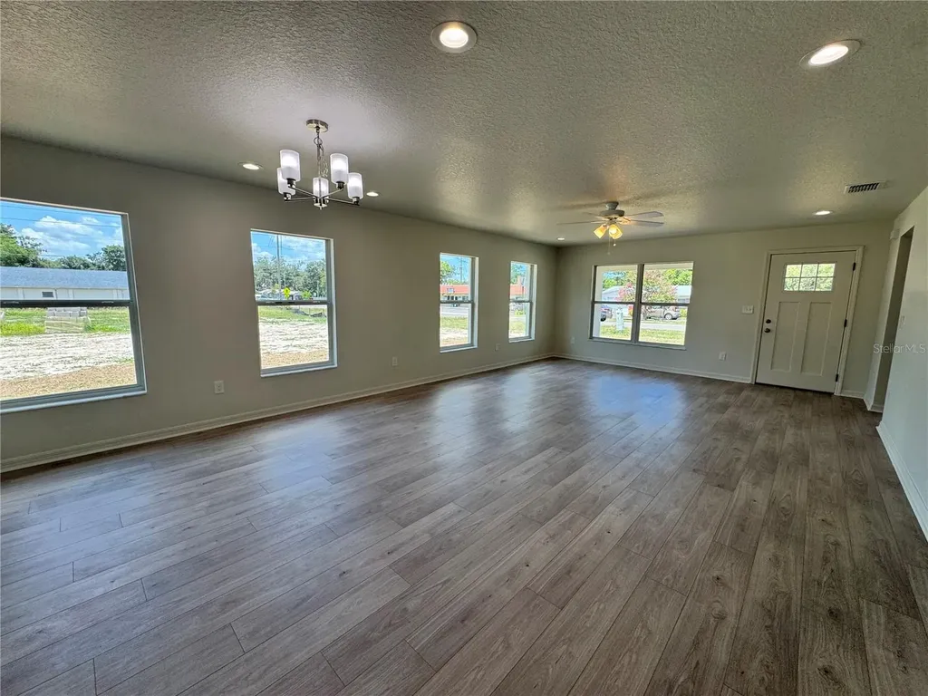 6020 12th Street Zephyrhills FL 33542
