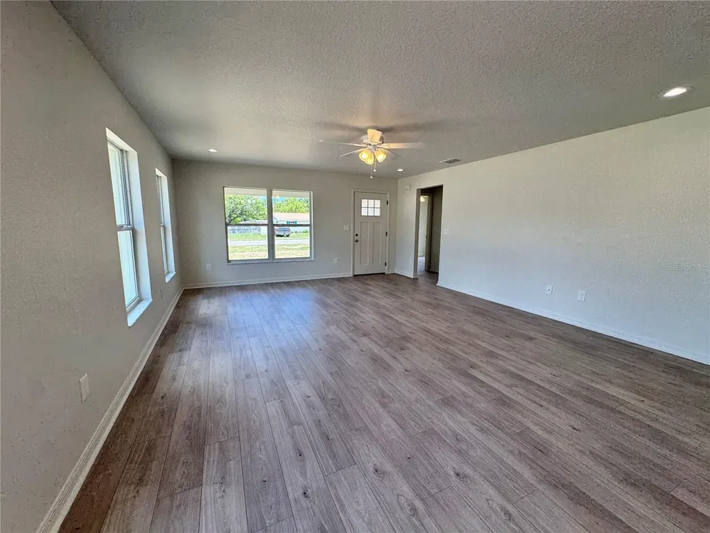 6020 12th Street Zephyrhills FL 33542