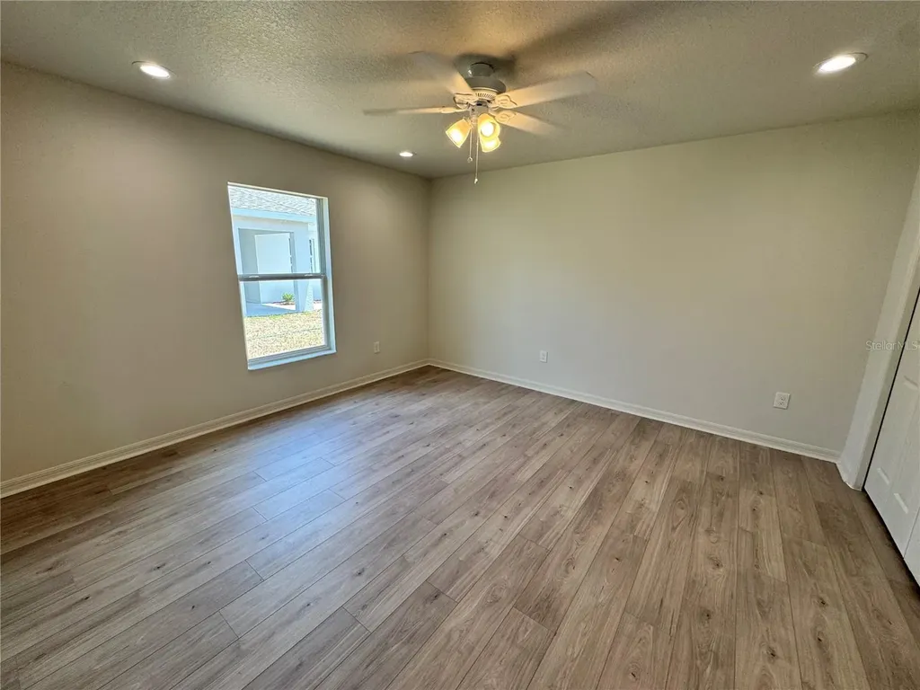 6020 12th Street Zephyrhills FL 33542