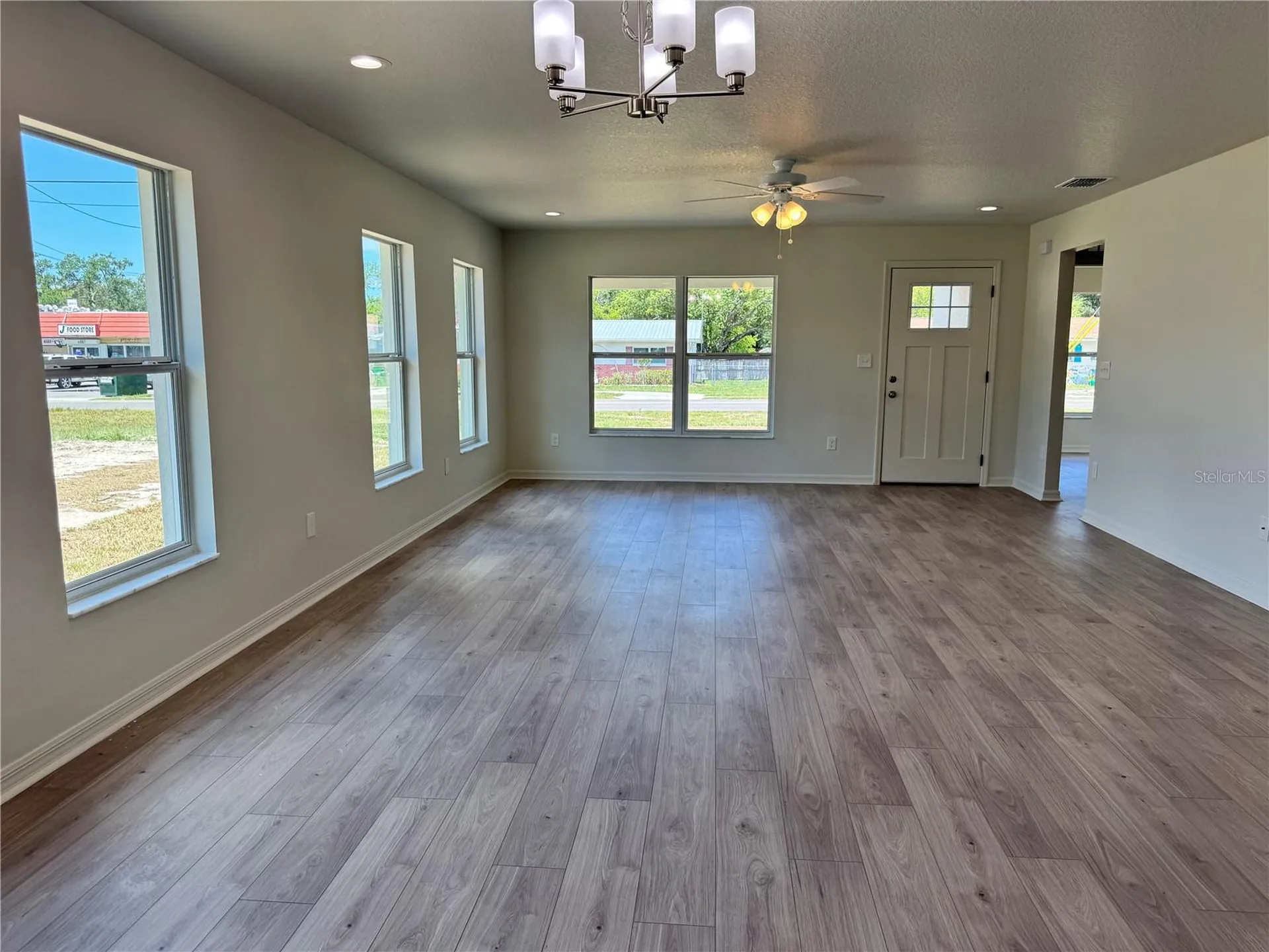 6020 12th Street Zephyrhills FL 33542
