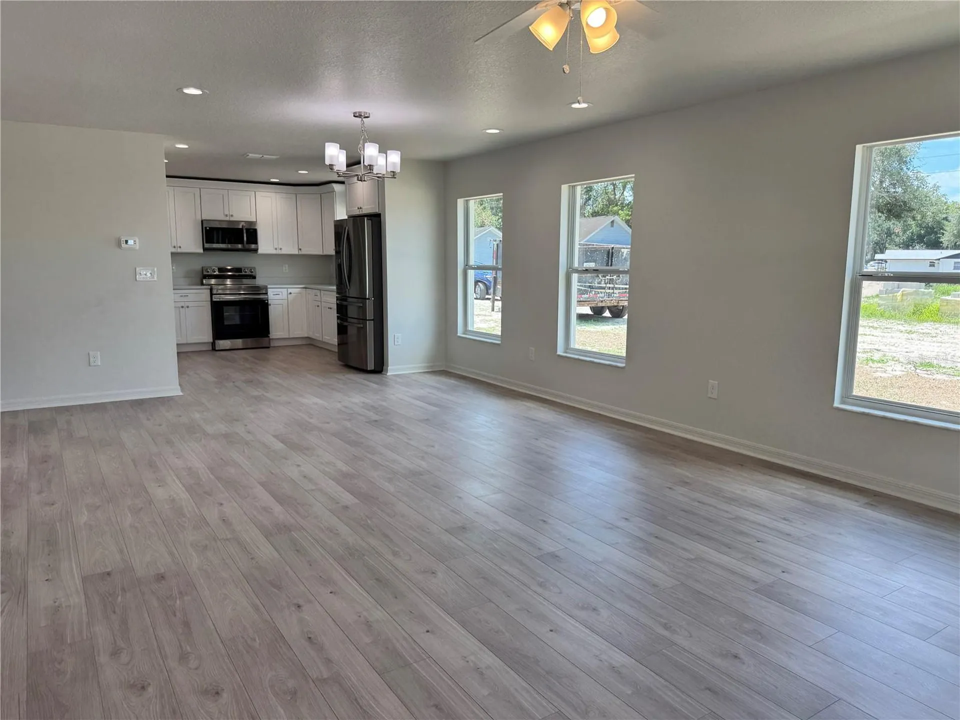 6020 12th Street Zephyrhills FL 33542