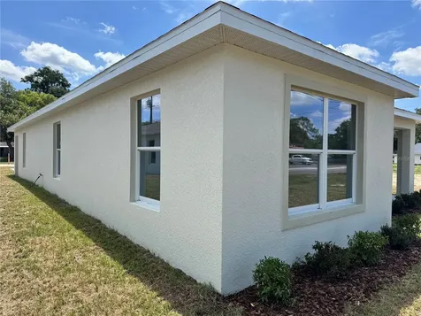 6020 12th Street Zephyrhills FL 33542