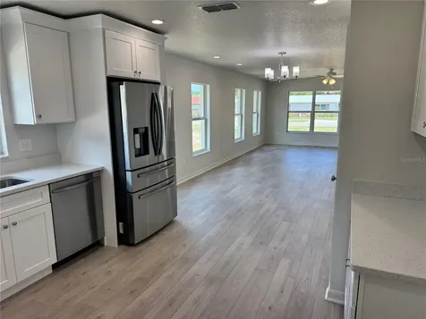 6020 12th Street Zephyrhills FL 33542