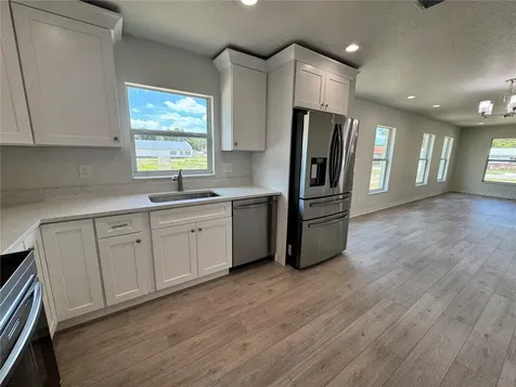 6020 12th Street Zephyrhills FL 33542