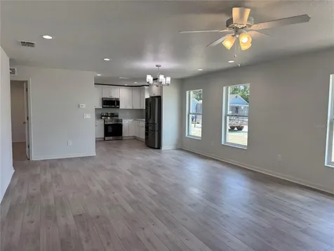 6020 12th Street Zephyrhills FL 33542