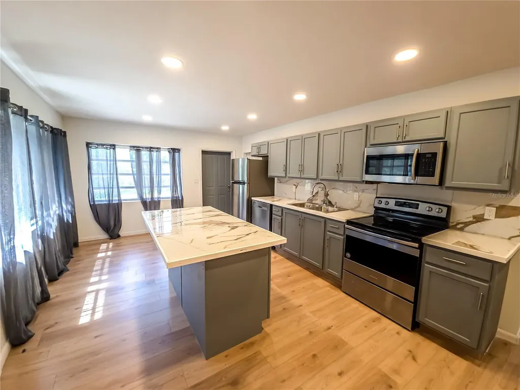 17 Wilkes Street Avon Park FL 33825