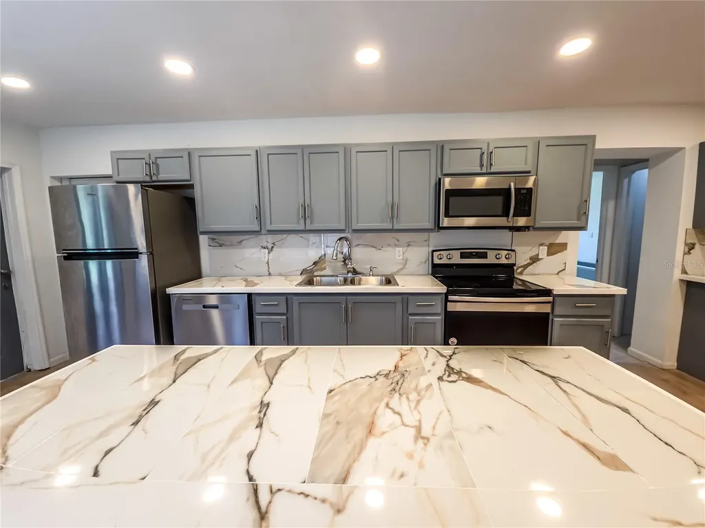 17 Wilkes Street Avon Park FL 33825