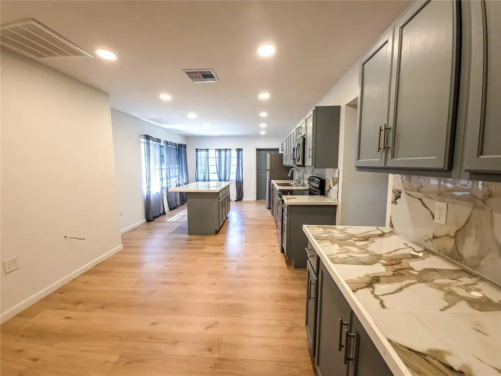 17 Wilkes Street Avon Park FL 33825