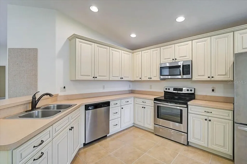 22 Christie Avenue Sarasota FL 34232