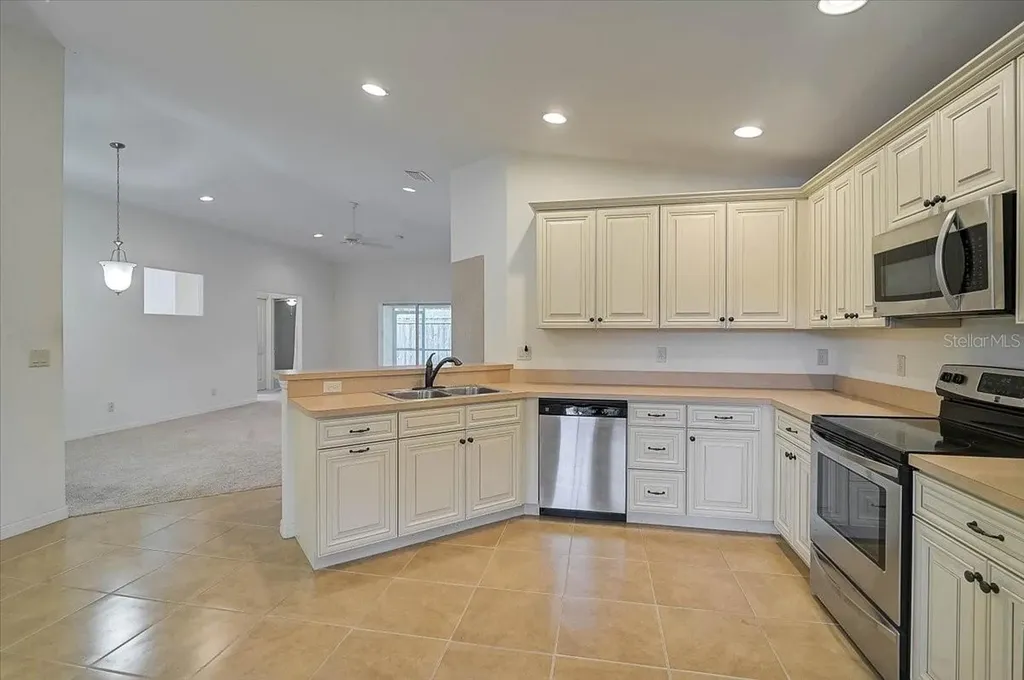 22 Christie Avenue Sarasota FL 34232
