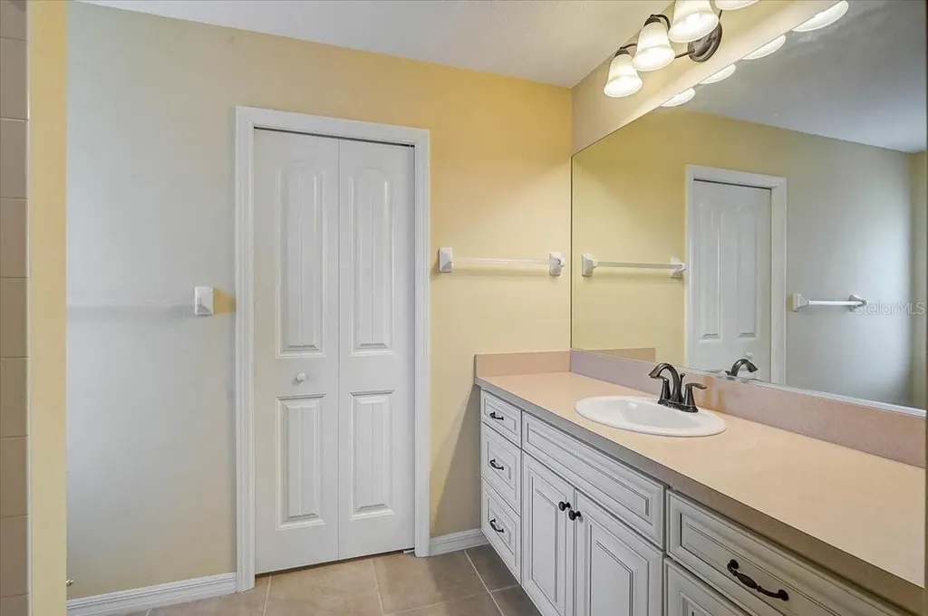 22 Christie Avenue Sarasota FL 34232
