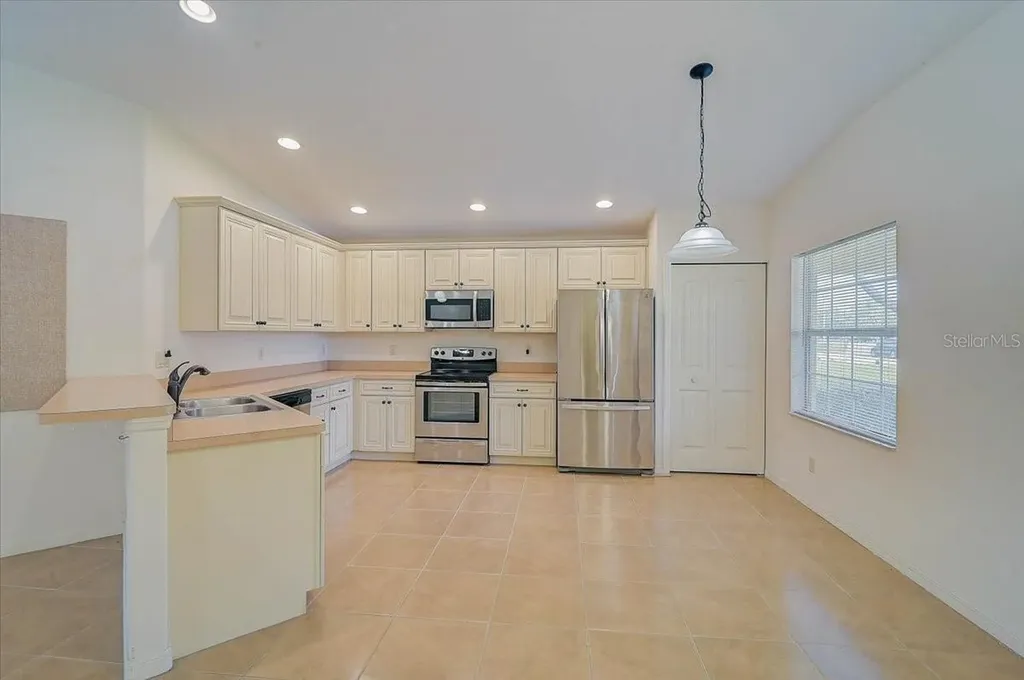22 Christie Avenue Sarasota FL 34232