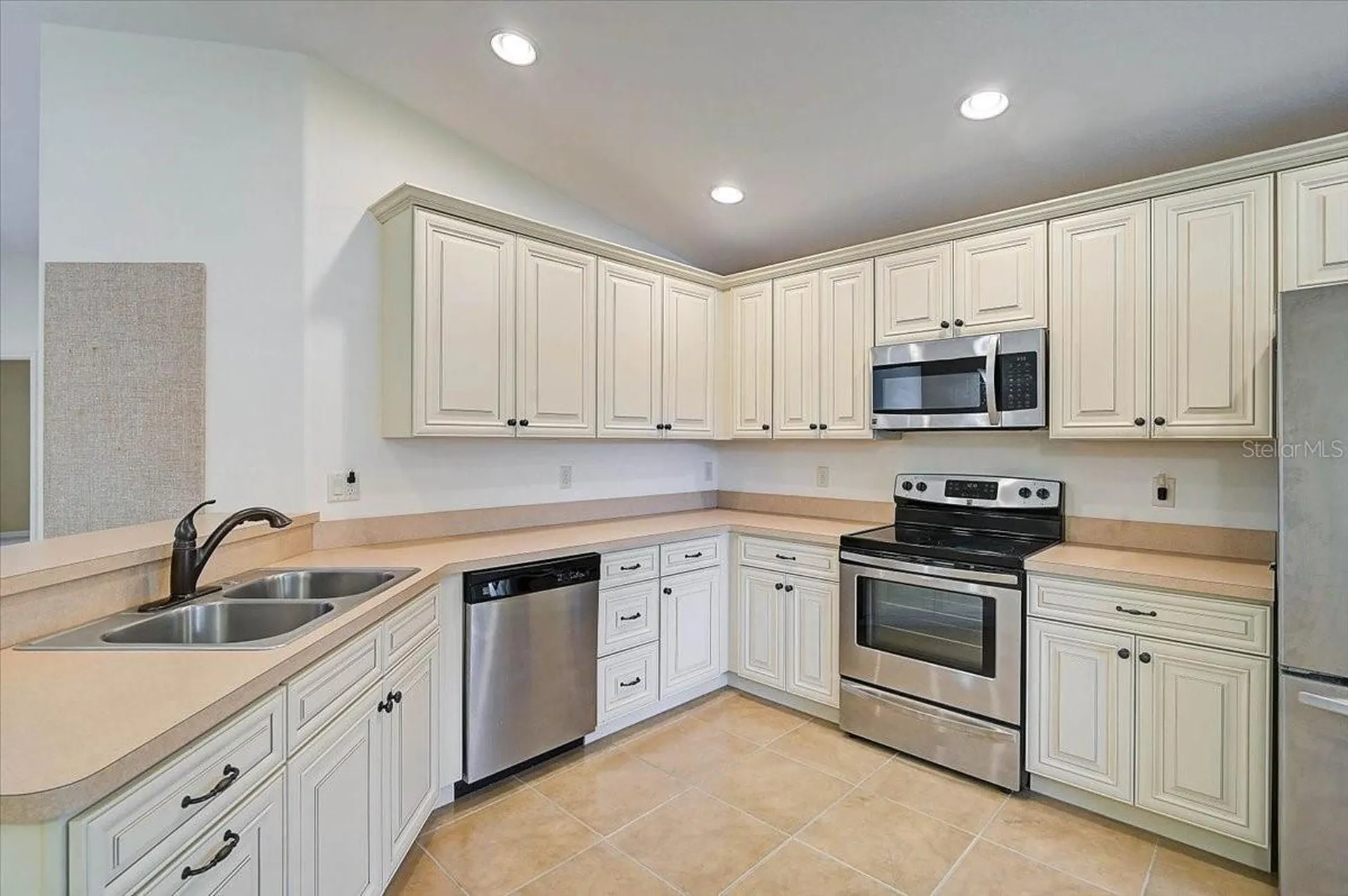 22 Christie Avenue Sarasota FL 34232