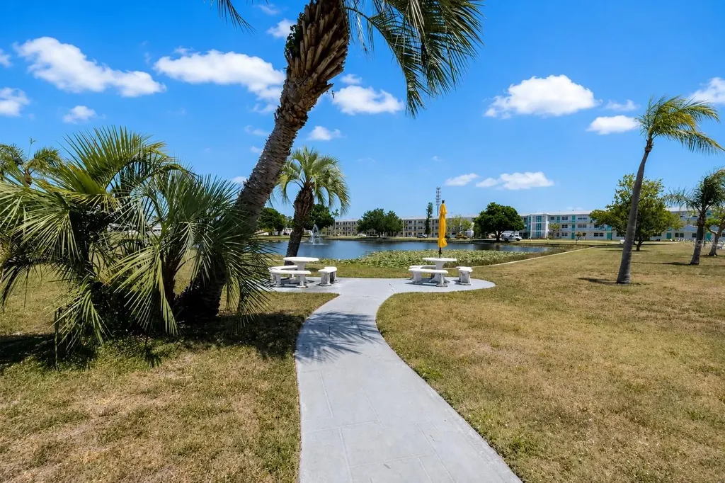 5850 21st Street N St Petersburg FL 33714