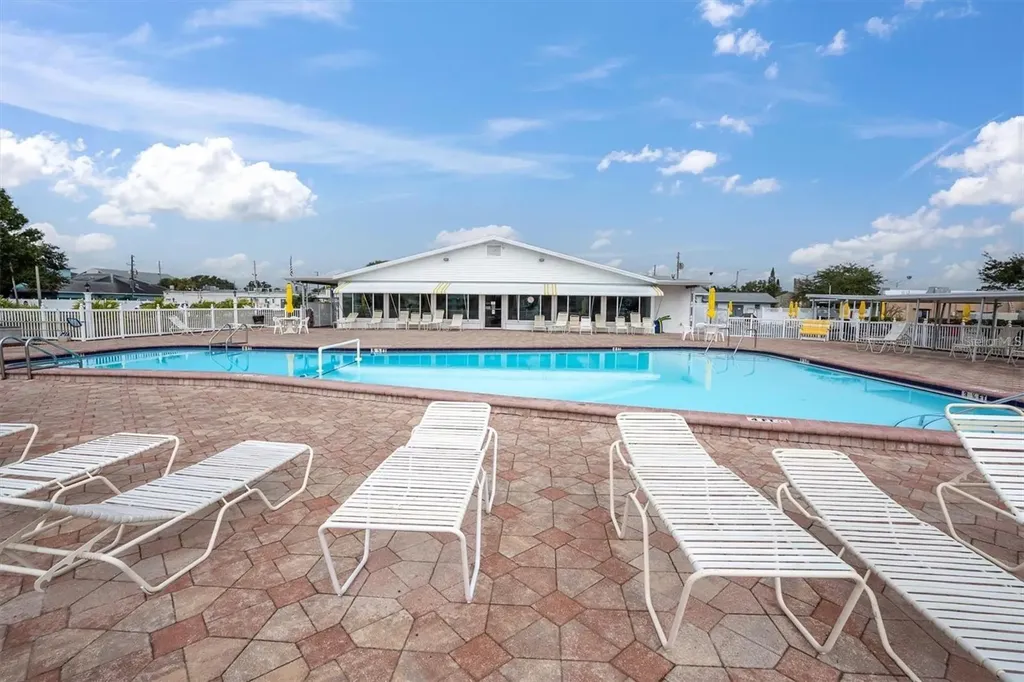 5850 21st Street N St Petersburg FL 33714