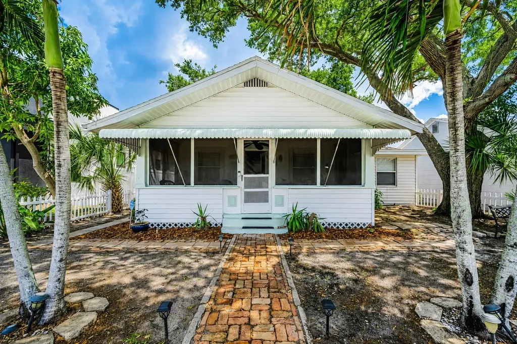 3829 2nd Avenue N St Petersburg FL 33713