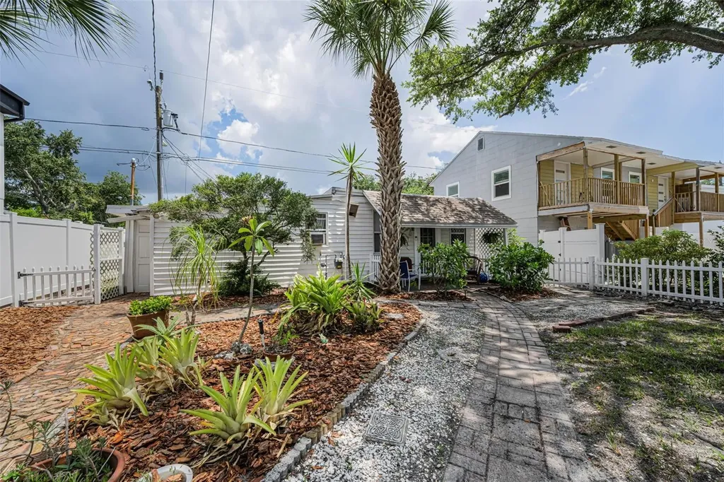 3829 2nd Avenue N St Petersburg FL 33713