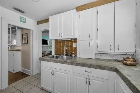 3829 2nd Avenue N St Petersburg FL 33713