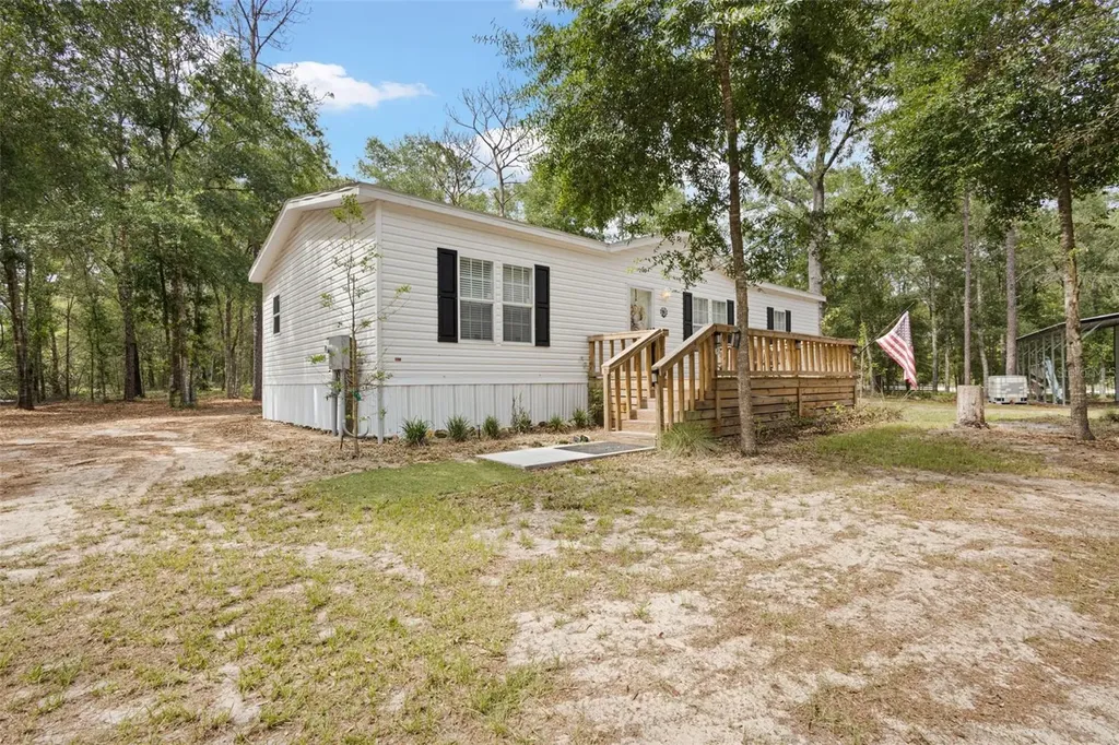 2298 NW 10th Street Bell FL 32619