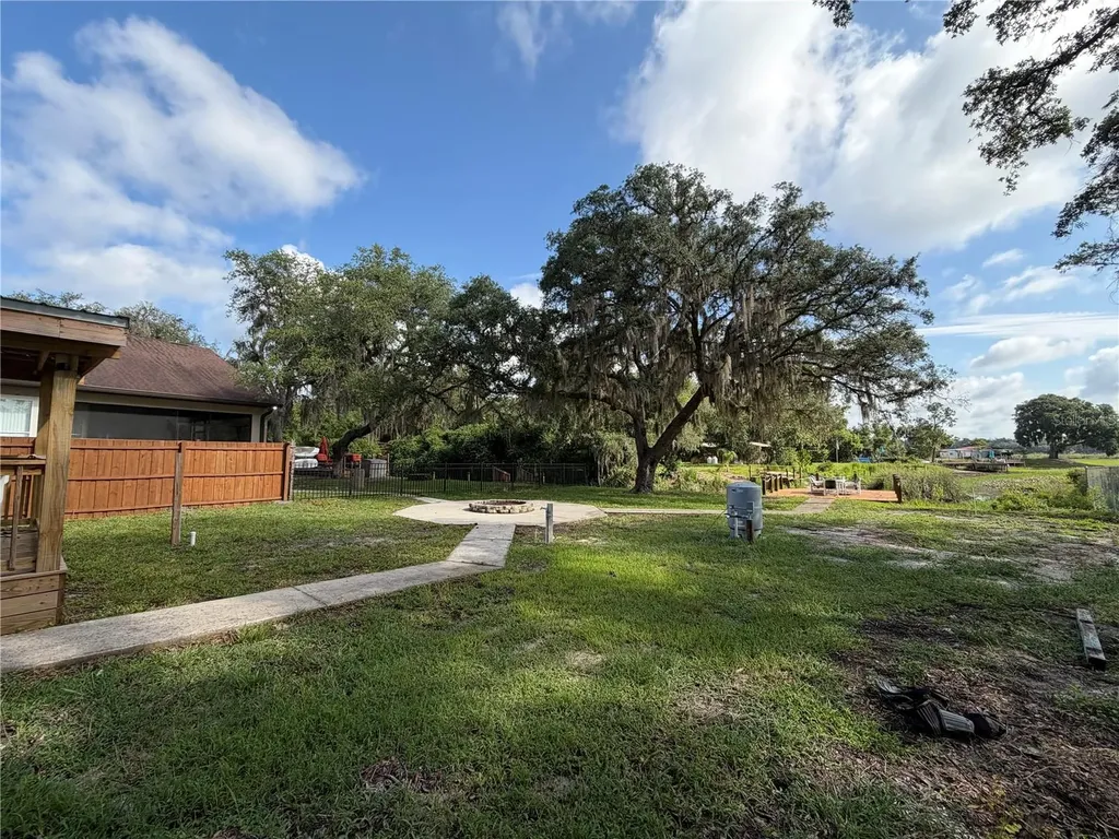 24911 NE 135th Street Fort Mc Coy FL 32134