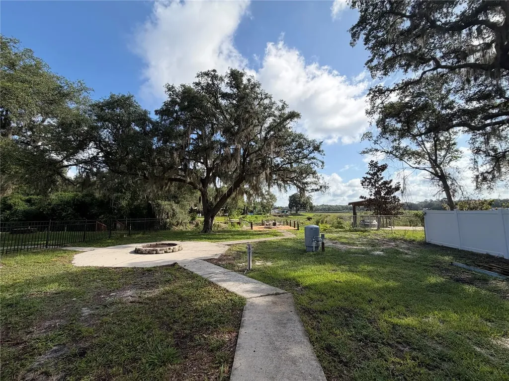 24911 NE 135th Street Fort Mc Coy FL 32134
