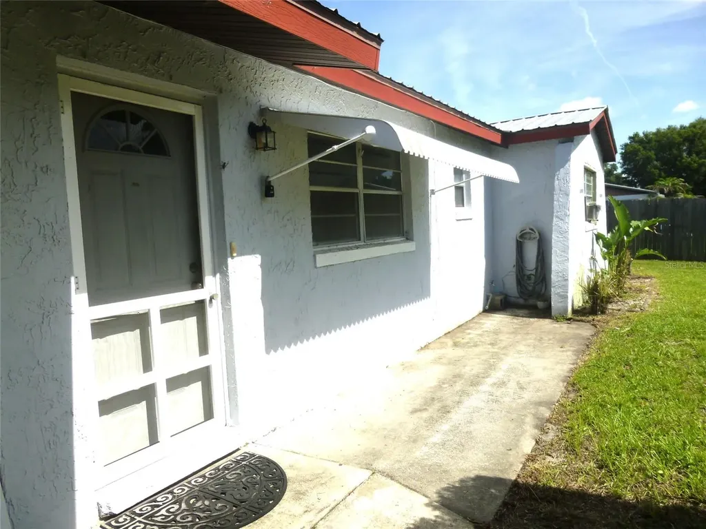 318 Central Avenue Frostproof FL 33843