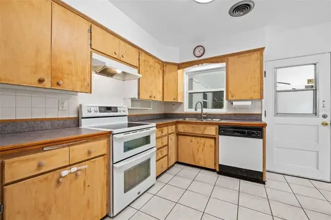 106 N Kentucky Avenue Deland FL 32724