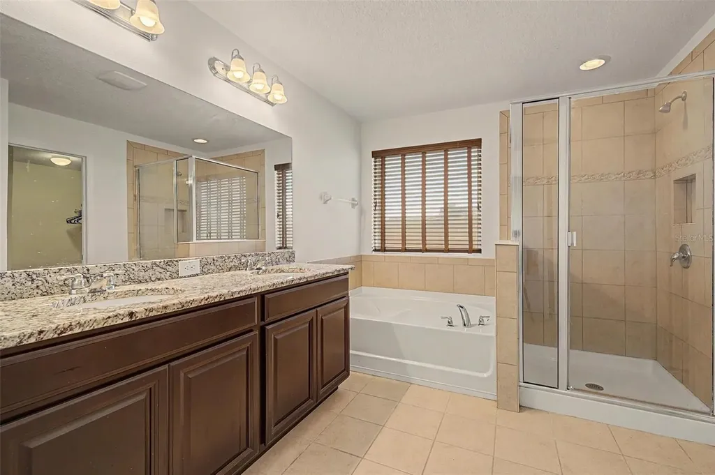 1735 Oak Hammock Court Lutz FL 33558