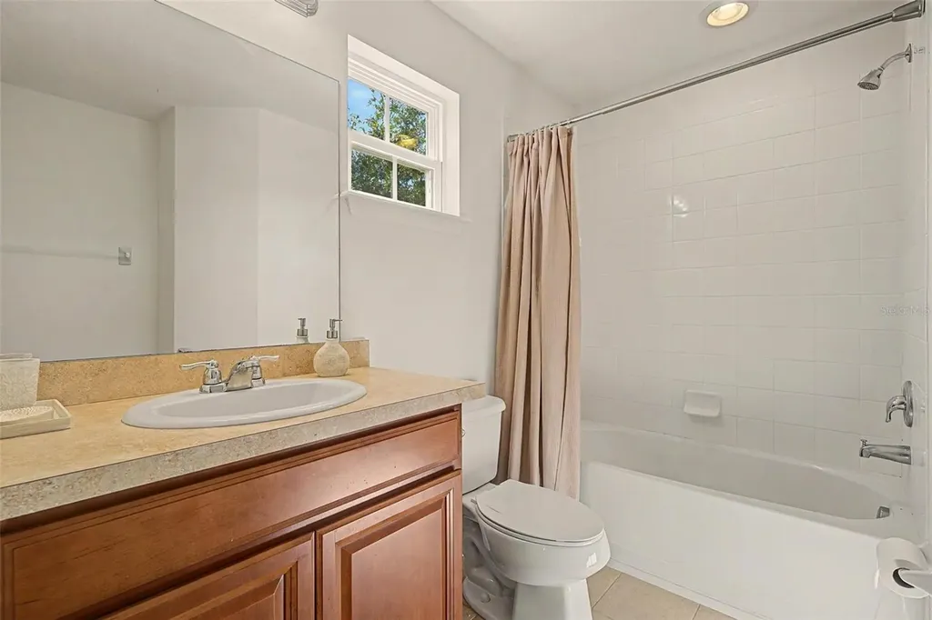1735 Oak Hammock Court Lutz FL 33558