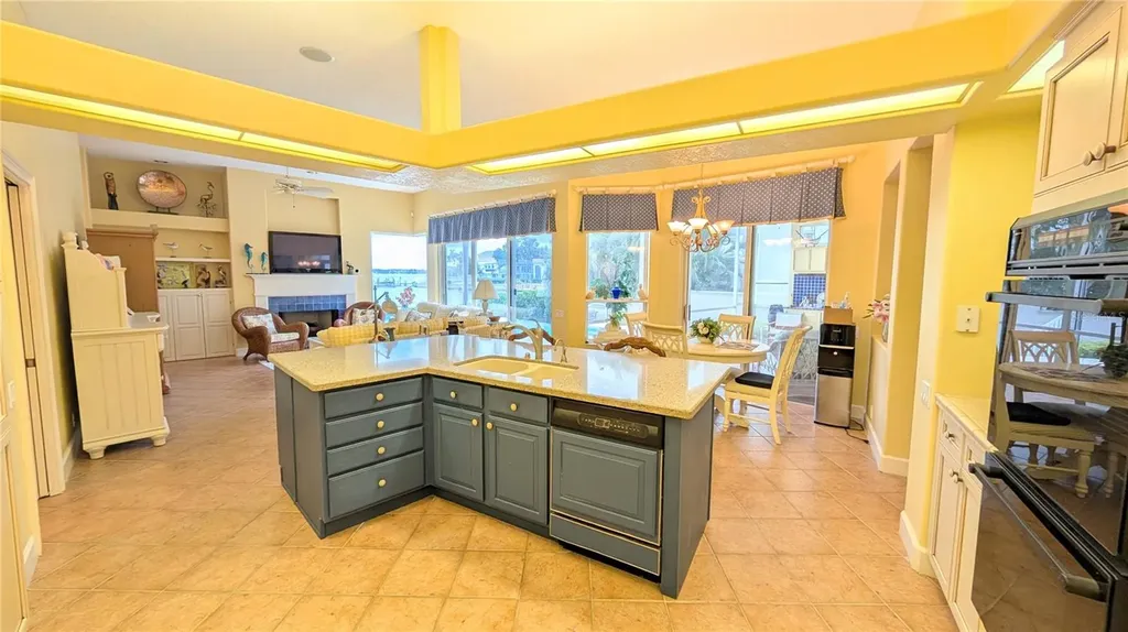 4709 Dolphin Cay Lane St Petersburg FL 33711