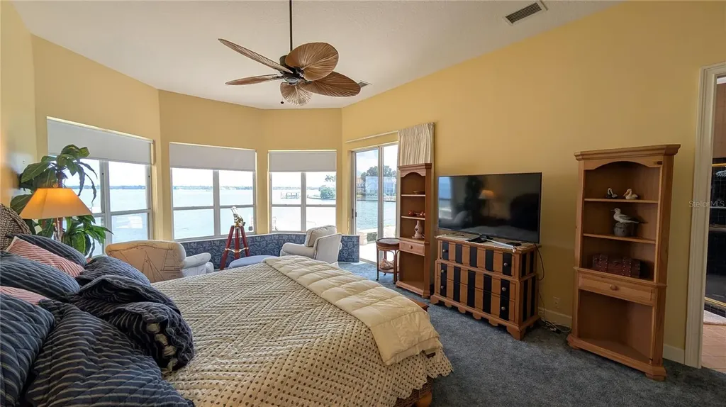 4709 Dolphin Cay Lane St Petersburg FL 33711