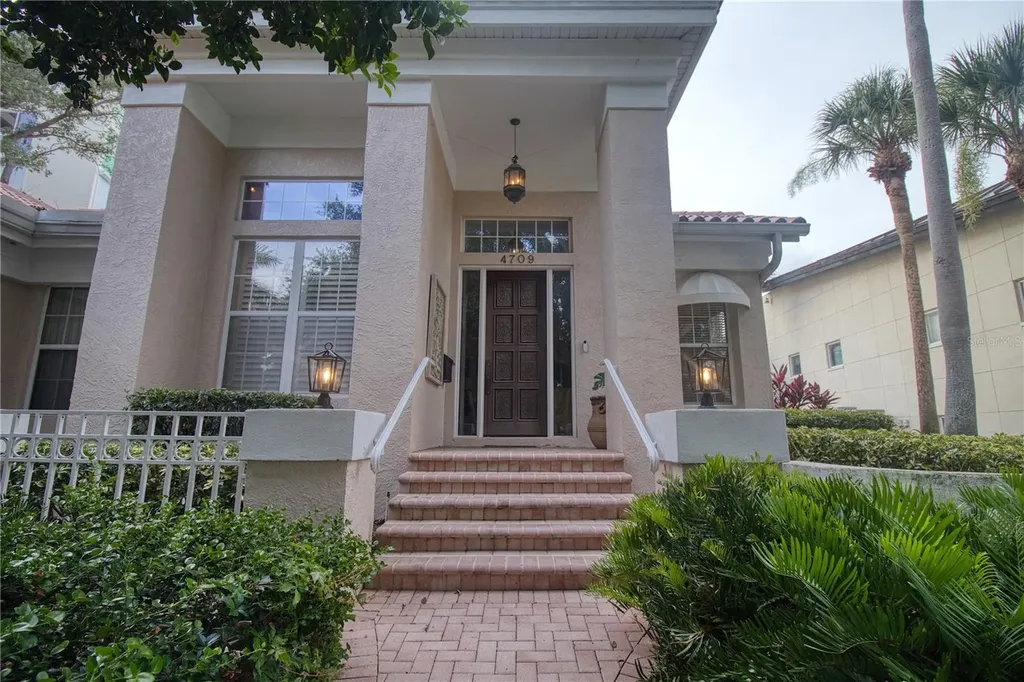 4709 Dolphin Cay Lane St Petersburg FL 33711