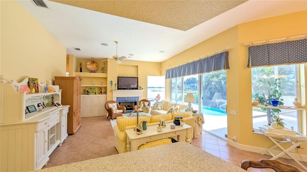 4709 Dolphin Cay Lane St Petersburg FL 33711