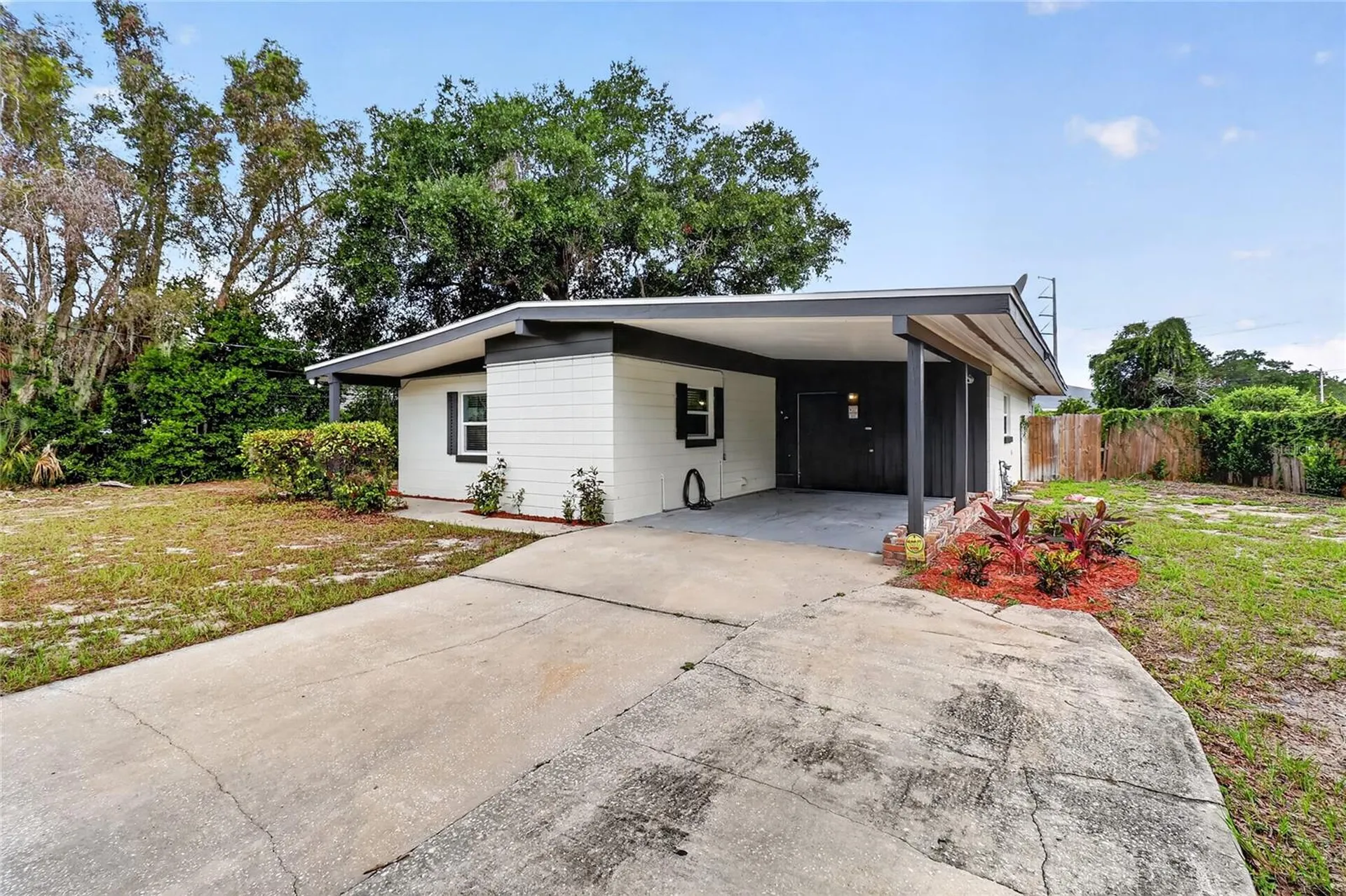 1303 NE Stately Oaks Drive NW Winter Haven FL 33881