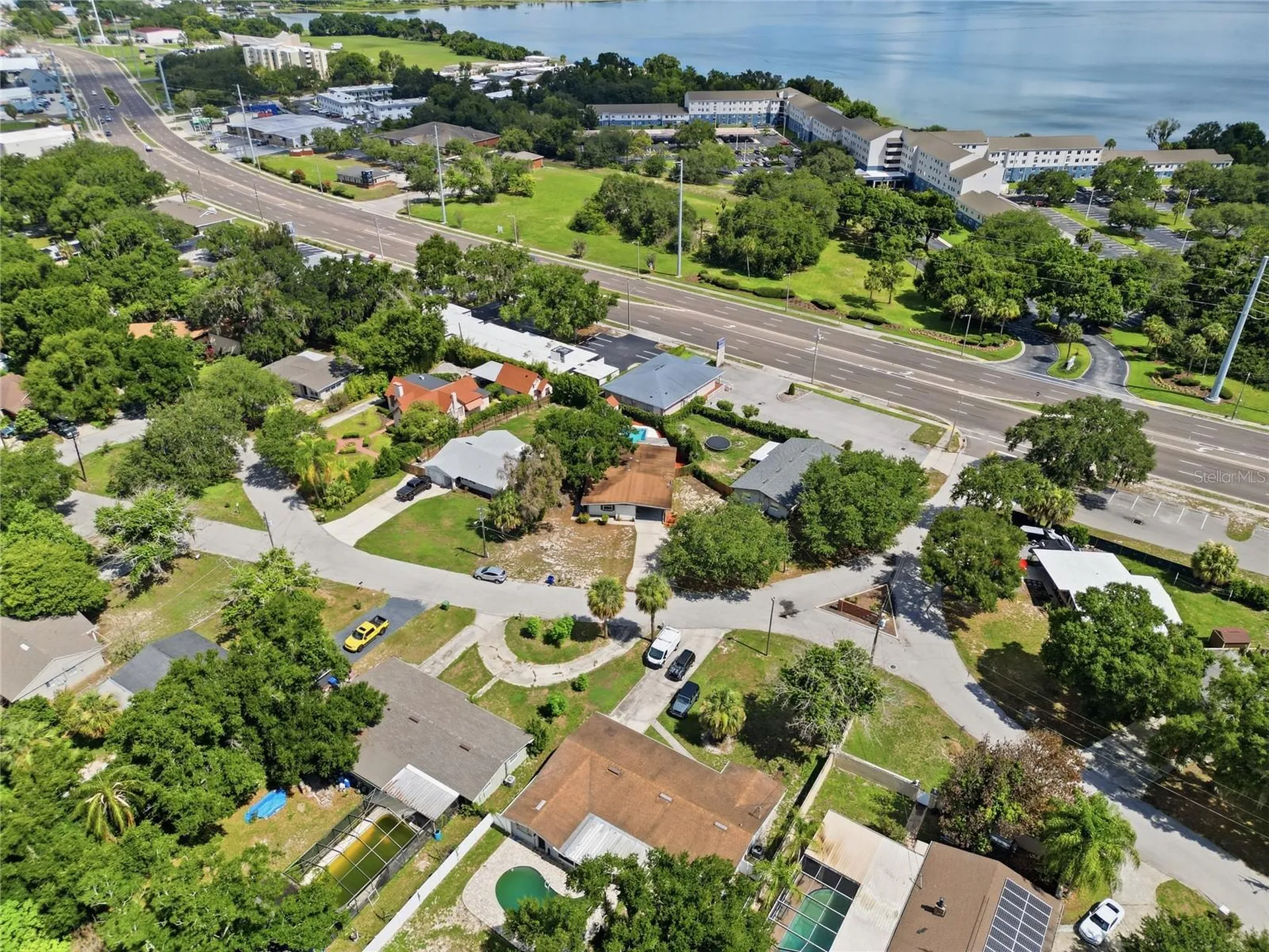 1303 NE Stately Oaks Drive NW Winter Haven FL 33881