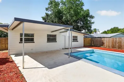 1303 NE Stately Oaks Drive NW Winter Haven FL 33881