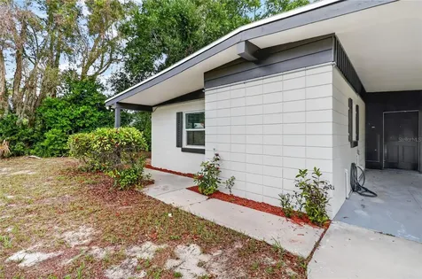 1303 NE Stately Oaks Drive NW Winter Haven FL 33881