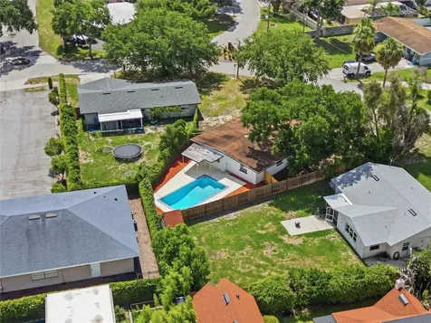1303 NE Stately Oaks Drive NW Winter Haven FL 33881