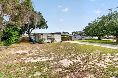 1303 NE Stately Oaks Drive NW Winter Haven FL 33881