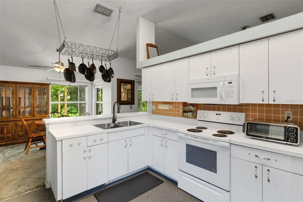 907 50th Street E Bradenton FL 34208