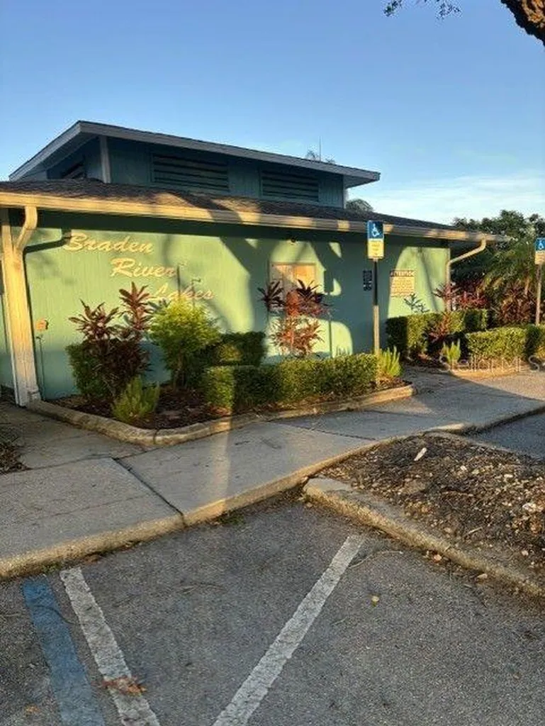 907 50th Street E Bradenton FL 34208