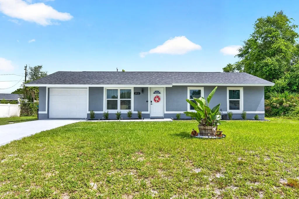 2910 Flynn Street Deltona FL 32738