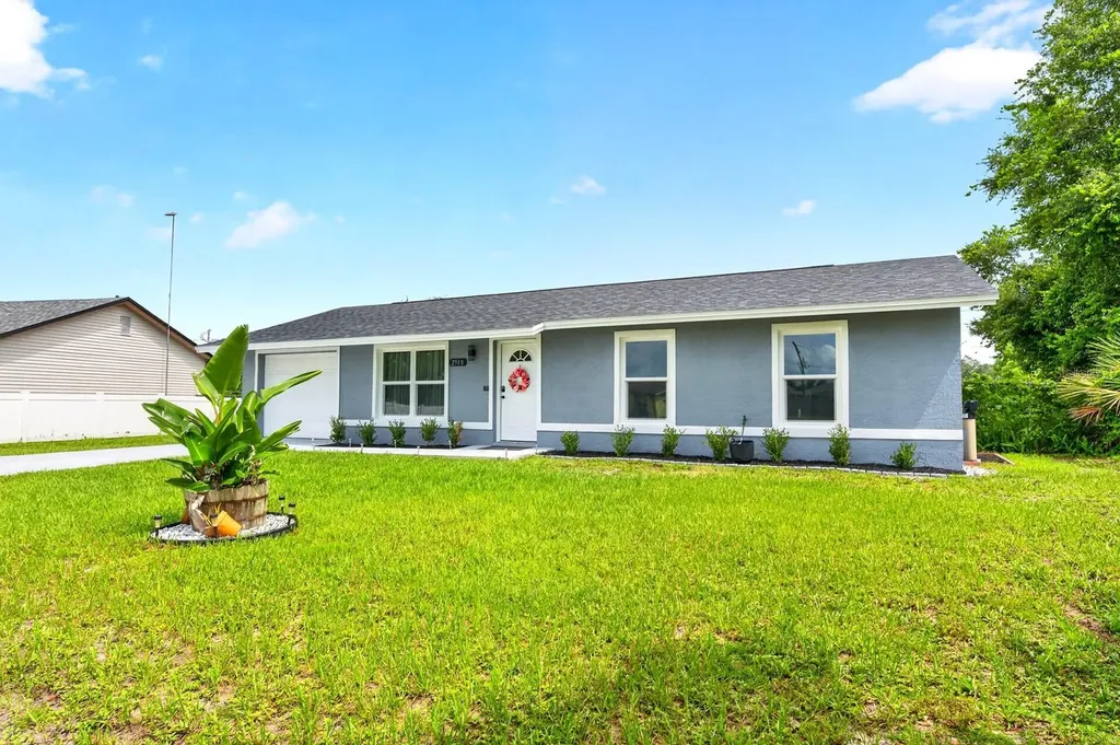 2910 Flynn Street Deltona FL 32738