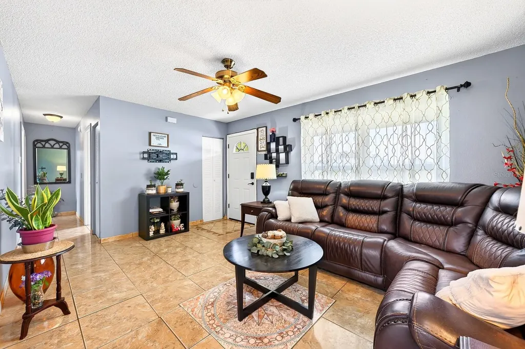 2910 Flynn Street Deltona FL 32738
