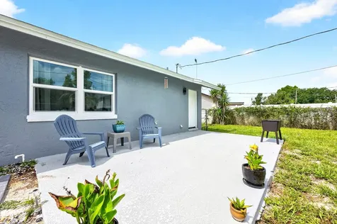 2910 Flynn Street Deltona FL 32738