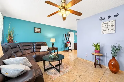 2910 Flynn Street Deltona FL 32738