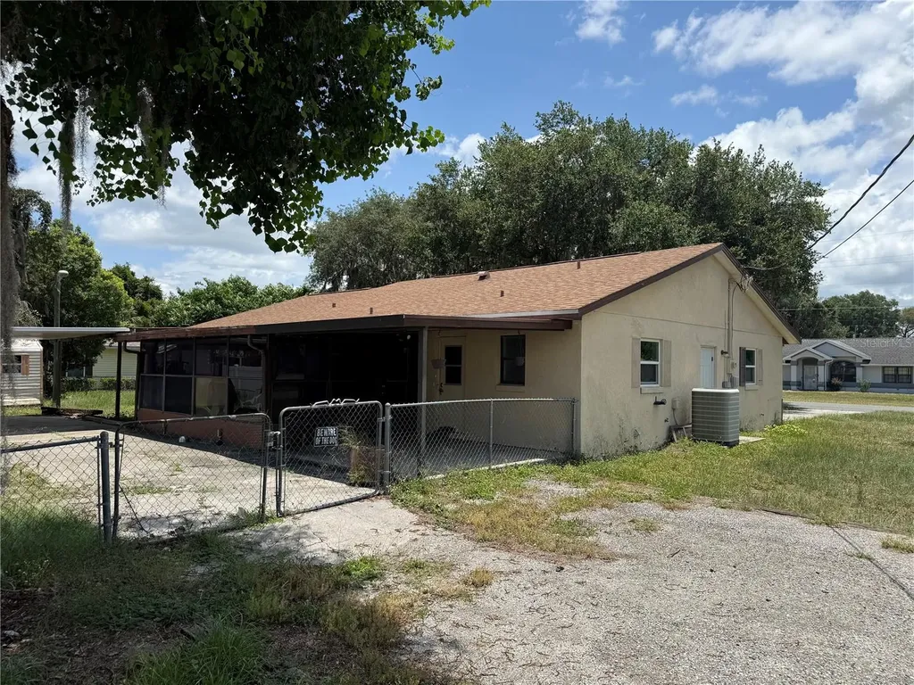 1244 County Road 437 Lake Panasoffkee FL 33538