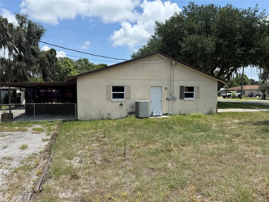 1244 County Road 437 Lake Panasoffkee FL 33538